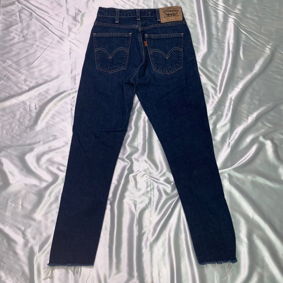 𓆉 Dark Blue Levis’s Jeans 𓆉 - Picture 3 of 4